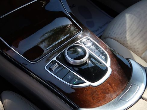 Used 2017 Mercedes-Benz GLC 300 w/ Premium 1 Package image 11