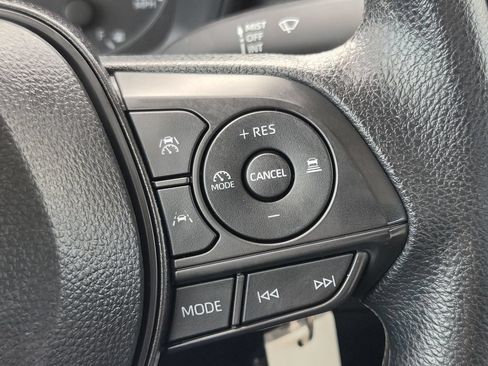 Used 2025 Toyota Corolla LE FWD image 22