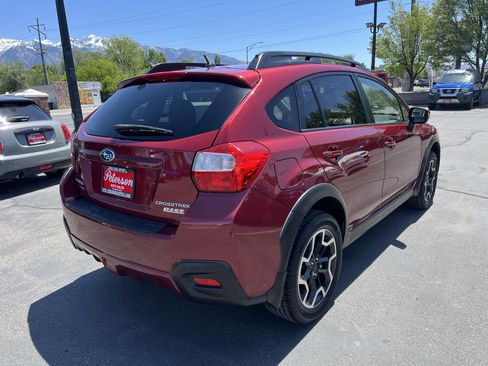 Used 2016 Subaru Crosstrek 2.0i Premium w/ Moonroof Package AWD/4WD image 8