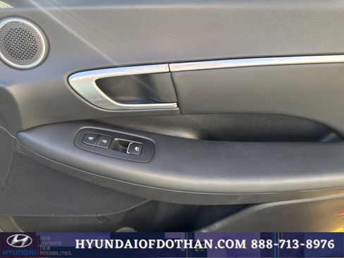 Certified 2021 Hyundai Sonata SEL w/ Convenience Package image 10