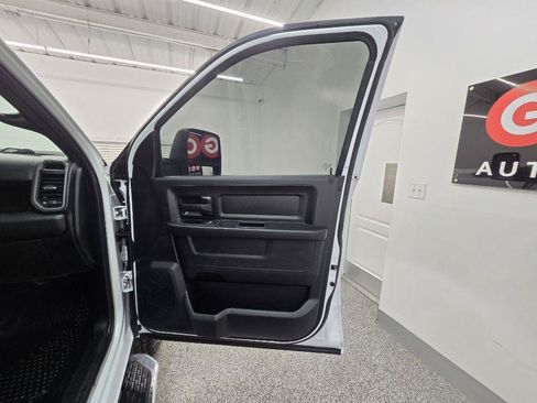 Used 2023 RAM 2500 Tradesman w/ Chrome Appearance Group AWD/4WD image 28
