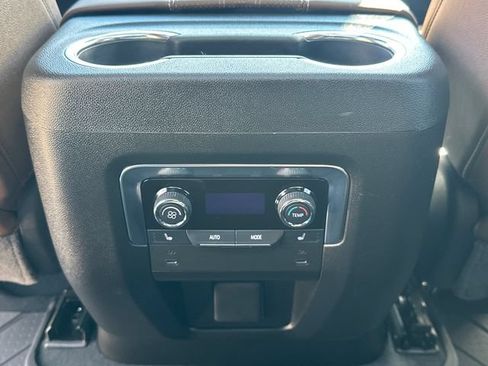 Used 2025 Chevrolet Tahoe High Country AWD/4WD image 21