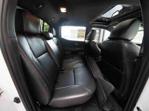 Used 2019 Toyota Tacoma SR5 AWD/4WD image 24
