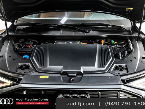 Used 2023 Audi e-tron Premium w/ Convenience Plus Package image 11