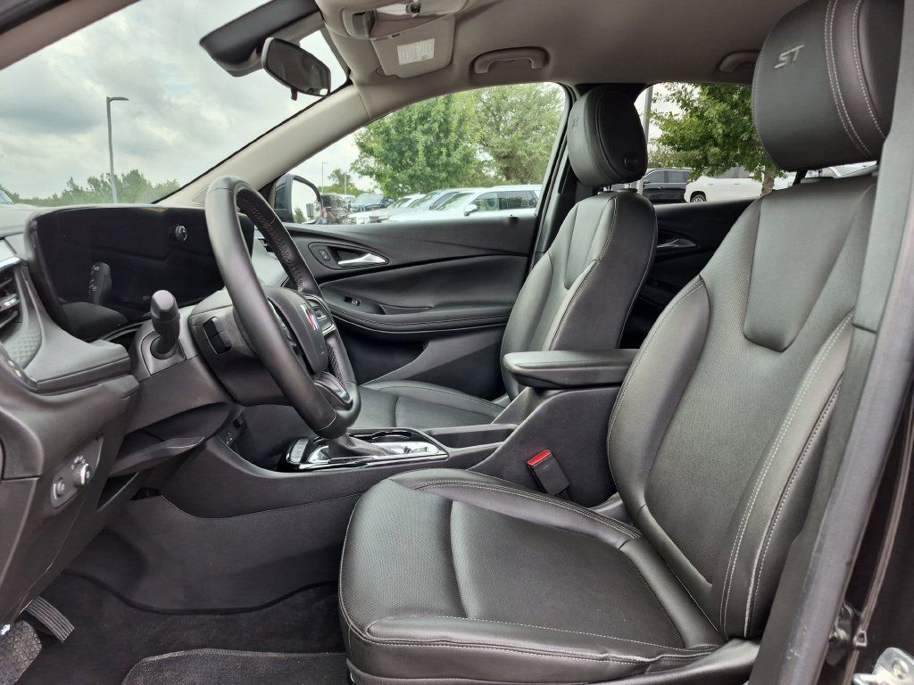 Used 2024 Buick Encore GX Sport Touring FWD image 19