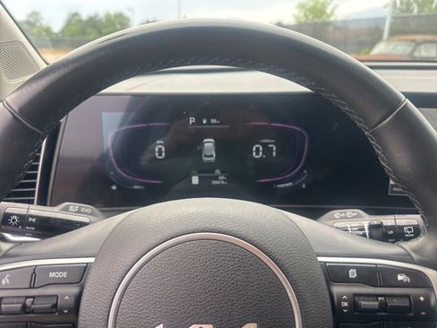 Used 2024 Kia Sportage EX FWD image 19