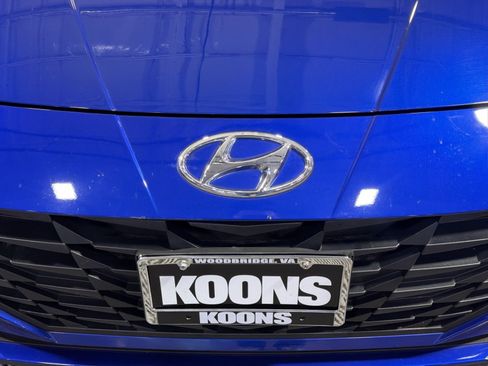 Used 2023 Hyundai Elantra SEL w/ Cargo Package FWD image 12