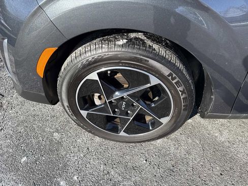 Used 2023 Kia Soul EX image 12