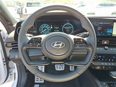 New 2025 Hyundai Elantra SEL image 10