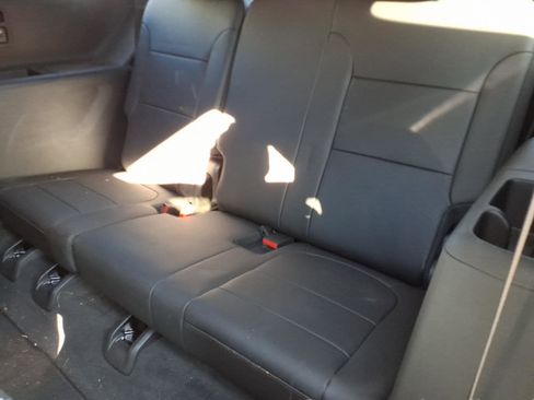 Used 2023 Chevrolet Traverse High Country image 8