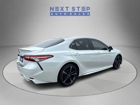 Used 2018 Toyota Camry XSE FWD image 8