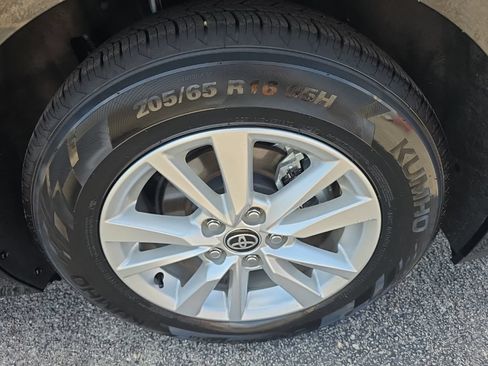 Certified 2025 Toyota Camry LE AWD/4WD image 7