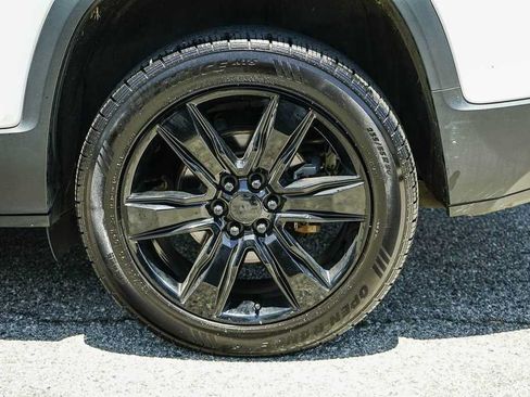 Used 2018 GMC Acadia SLT AWD/4WD image 10