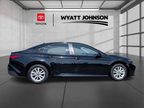 Used 2025 Toyota Camry LE FWD image 5