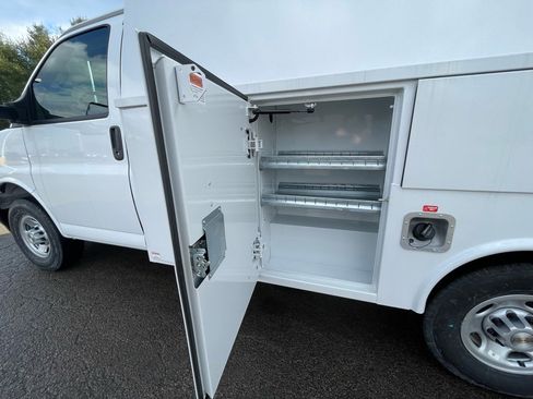 New 2026 Chevrolet Express 3500 w/ Power Convenience Package image 35