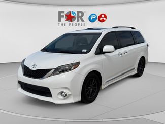 Used 2016 Toyota Sienna SE FWD video 1