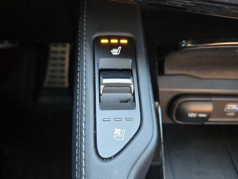 Used 2024 Kia Telluride SX Prestige w/ Towing Package image 25