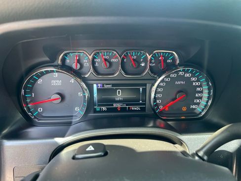 Used 2018 Chevrolet Silverado 1500 LT w/ All Star Edition AWD/4WD image 36