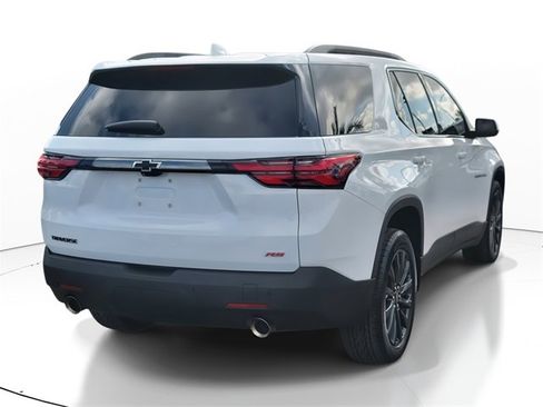 Used 2022 Chevrolet Traverse RS image 2