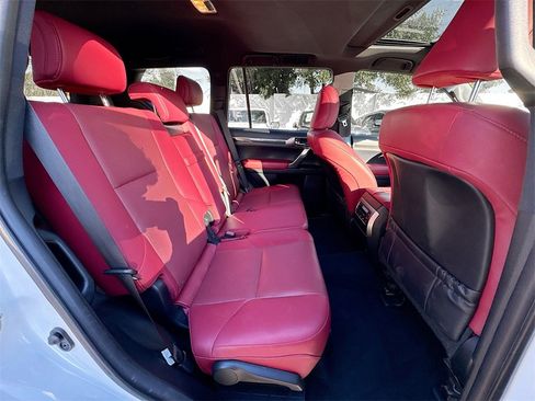 Used 2023 Lexus GX 460 Premium image 30