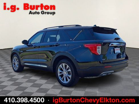 Used 2023 Ford Explorer XLT w/ Equipment Group 202A AWD/4WD image 4
