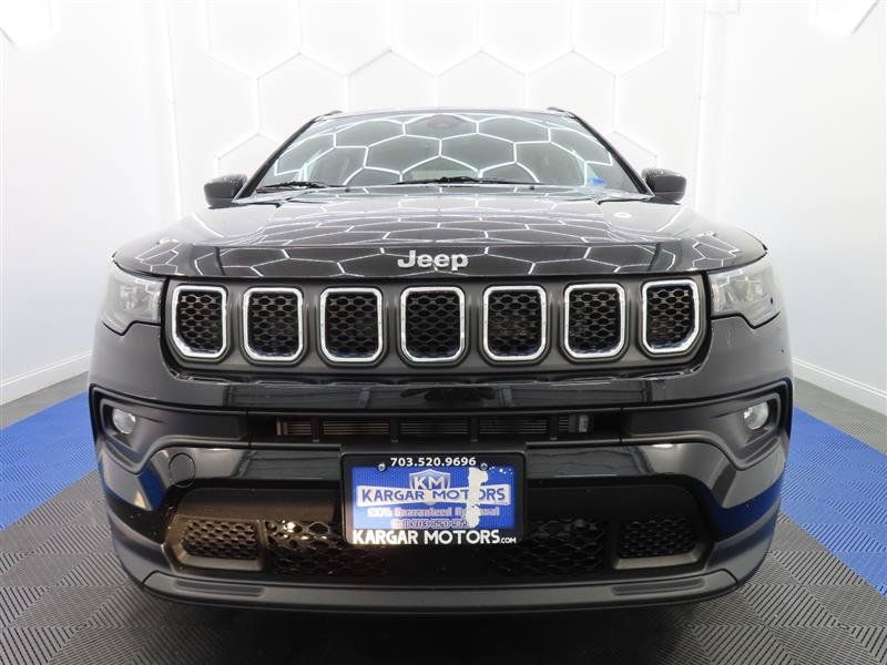Used 2023 Jeep Compass Latitude AWD/4WD image 2