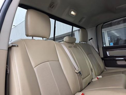 Used 2018 RAM 1500 Laramie image 20