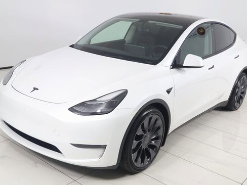 Used 2022 Tesla Model Y Performance image 23