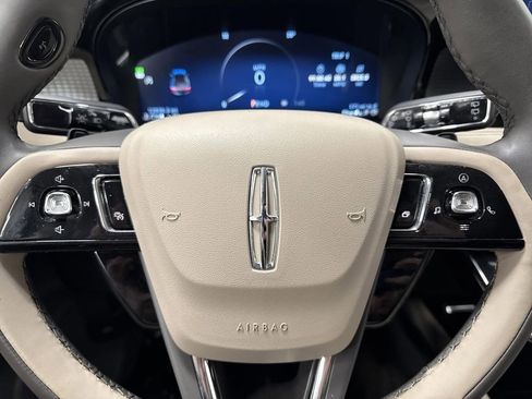 Used 2023 Lincoln Corsair AWD image 17