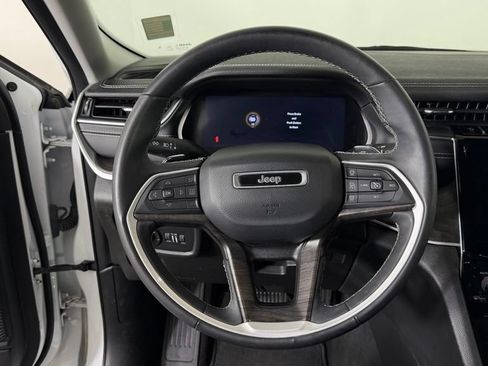 Used 2023 Jeep Grand Cherokee L Limited AWD/4WD image 17