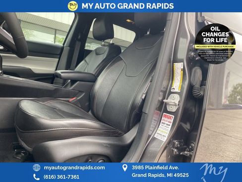 Used 2023 Jeep Compass Limited AWD/4WD image 12