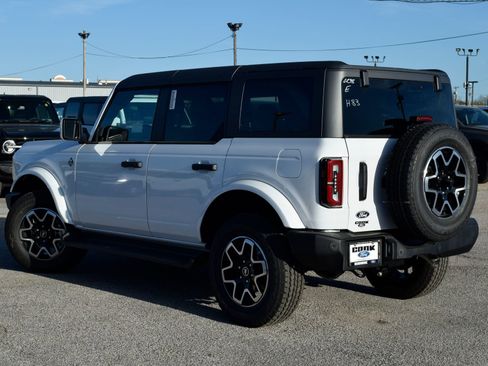 New 2026 Ford Bronco Outer Banks image 4