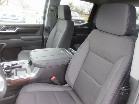 New 2026 GMC Sierra 1500 Elevation image 13