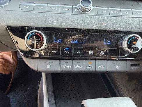 Used 2023 Hyundai Elantra SEL w/ Convenience Package FWD image 16