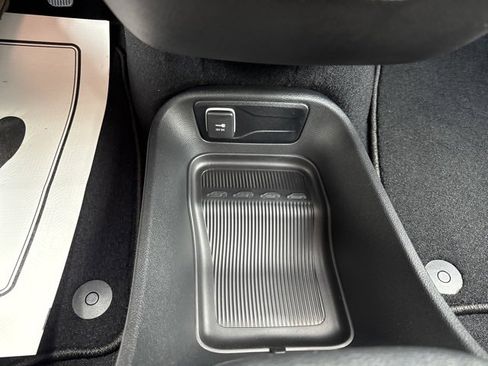 New 2026 Chrysler Voyager LX image 42