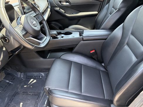 Used 2023 Nissan Rogue SV w/ SV Premium B Package FWD image 17