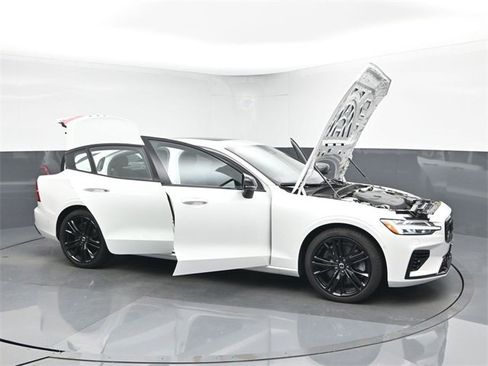 Used 2024 Volvo S60 T8 Ultimate image 53