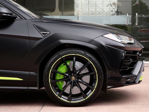 Used 2022 Lamborghini Urus image 9