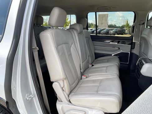 Used 2022 Jeep Wagoneer Series II RWD image 52