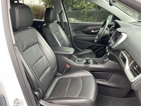 Used 2022 GMC Terrain SLT image 26