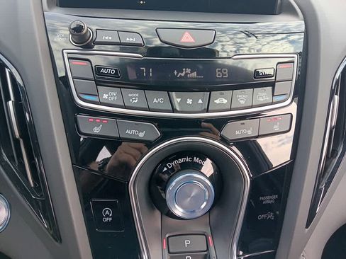 Used 2025 Acura RDX SH-AWD image 27