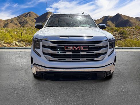 Used 2025 GMC Sierra 1500 SLE RWD image 3