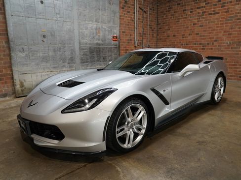 Used 2018 Chevrolet Corvette Stingray Coupe RWD image 7