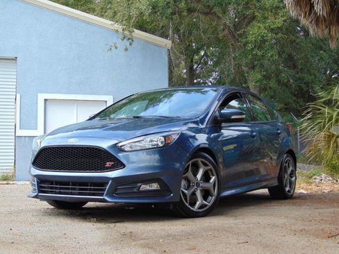Used 2018 Ford Focus ST image 1
