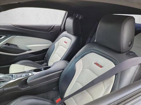 Used 2016 Chevrolet Camaro SS RWD image 10