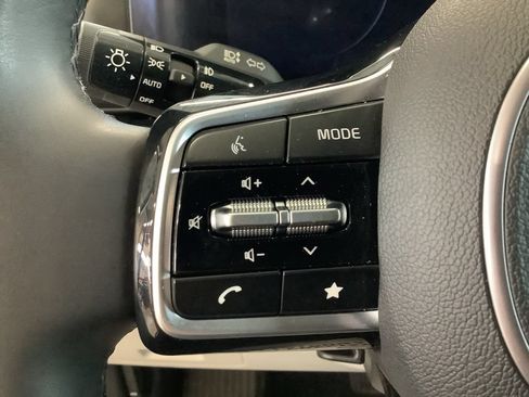 Certified 2024 Kia Carnival SX FWD image 25