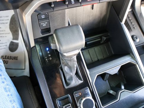 Used 2025 Toyota Tundra SR5 AWD/4WD image 27
