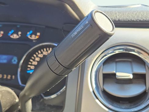 Used 2013 Ford F150 XLT image 23