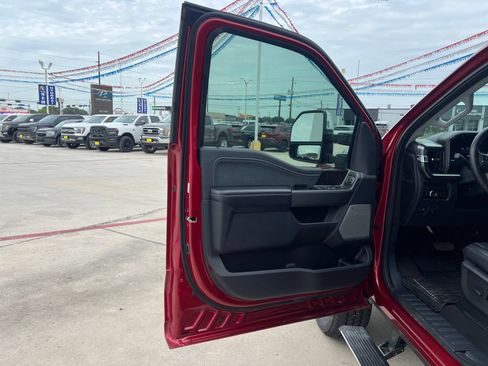 Used 2025 Ford F250 Lariat w/ Chrome Package AWD/4WD image 12
