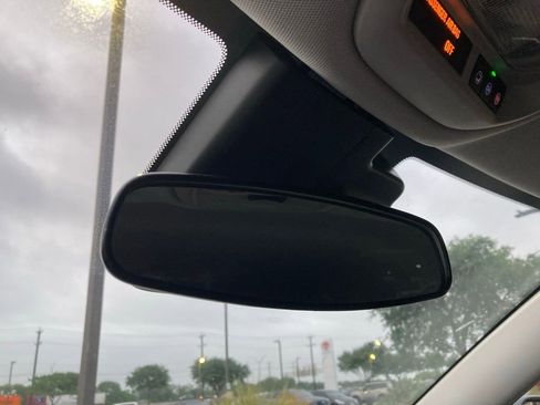 Used 2025 Chevrolet Trax LT image 23